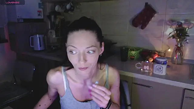 Snapshot of AyanaGrumpix chatting on 13, 4, 2026 AyanaGrumpix online show from 13, 4, 2026