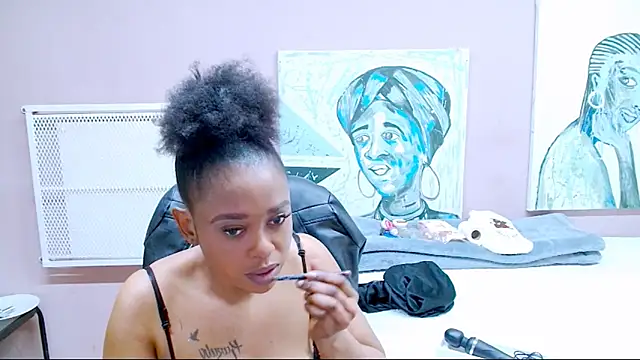 TyraHotxxx online show from 23, 6, 2026