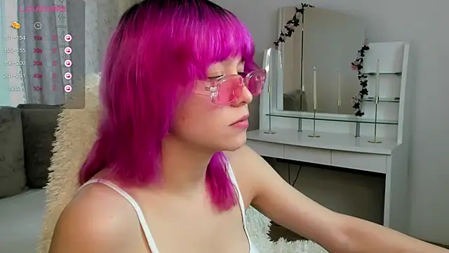 EmilyTrase online show from 18, 5, 2026
