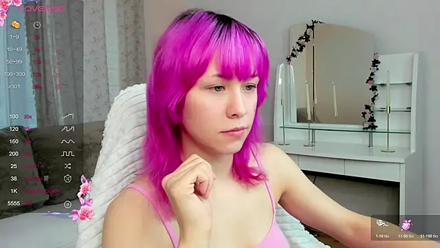 Snapshot of EmilyTrase chatting on 19, 5, 2026 EmilyTrase online show from 19, 5, 2026