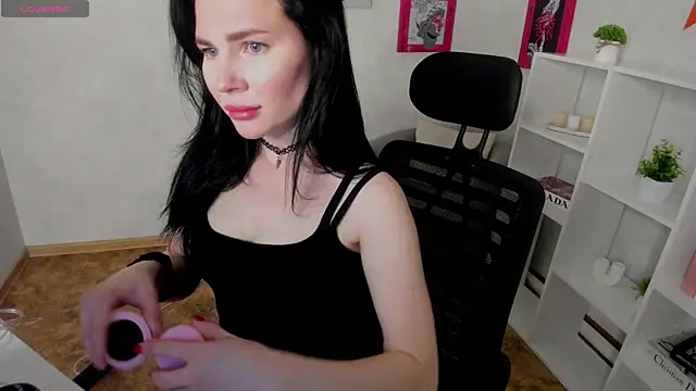 Snapshot of little__isabel chatting on 3, 6, 2026 little isabel online show from 3, 6, 2026