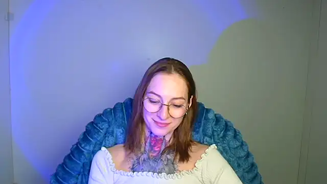 Esmi Winter online show from 24, 2, 2026