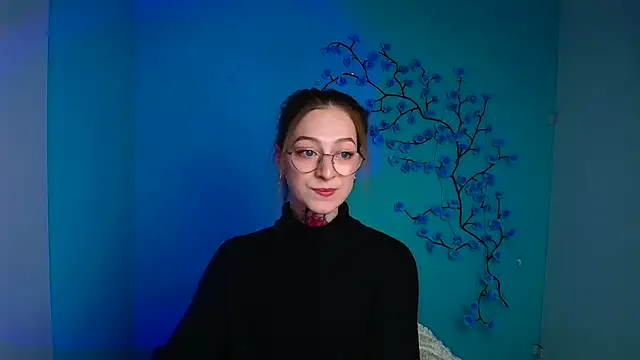 Esmi Winter online show from 28, 2, 2026