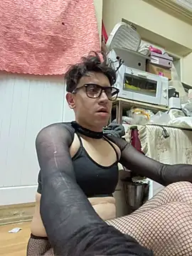 Snapshot of Femboysissy1919 chatting on 16, 4, 2026 Femboysissy1919 online show from 16, 4, 2026
