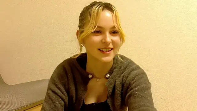 Snapshot of e_ri_ka93 chatting on 22, 2, 2026 e ri ka93 online show from 22, 2, 2026