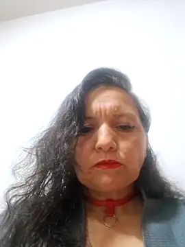 Alexamontiel  online show from 13, 5, 2026