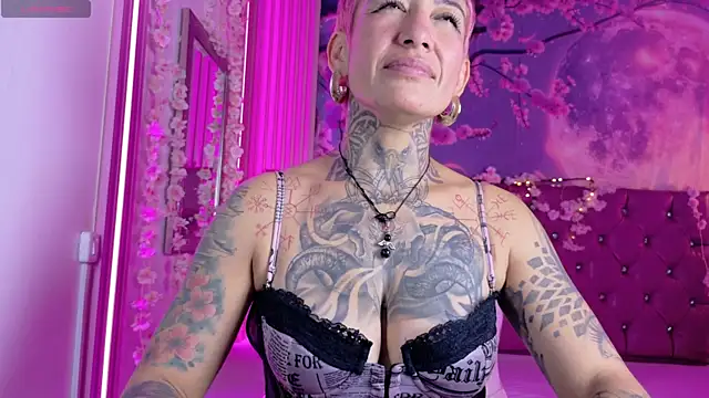 Everlyn sexx online show from 14, 2, 2026