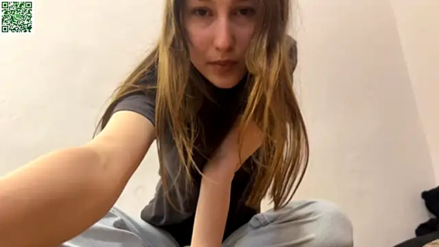 Snapshot of VickieKush chatting on 4, 4, 2026 VickieKush online show from 4, 4, 2026