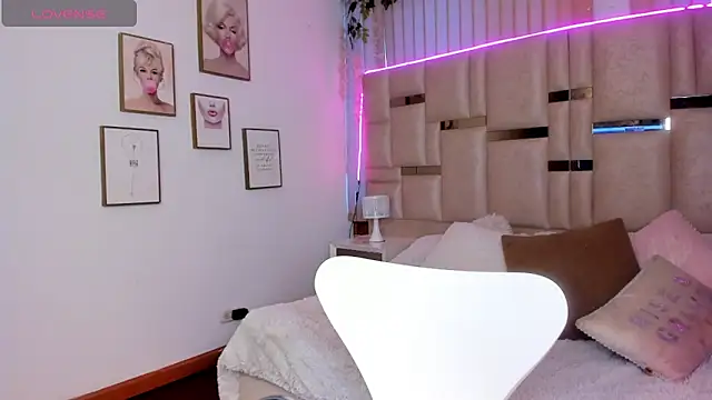 Maya-jhons online show from 17, 2, 2026