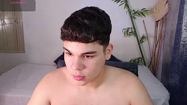 eithan jonnes online show from 14, 2, 2026