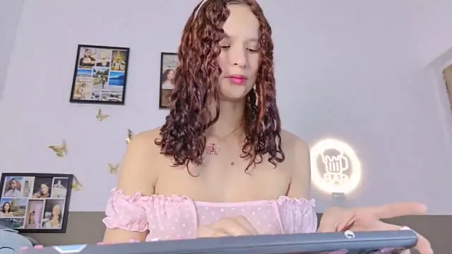 Snapshot of catalina_santana4 chatting on 28, 4, 2026 catalina santana4 online show from 28, 4, 2026