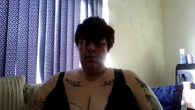 Snapshot of BBWBlossom_ chatting on 2, 3, 2026 BBWBlossom online show from 2, 3, 2026