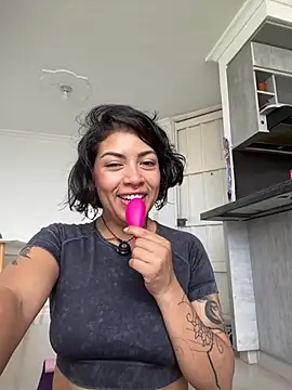 sara-jules online show from 10, 6, 2026