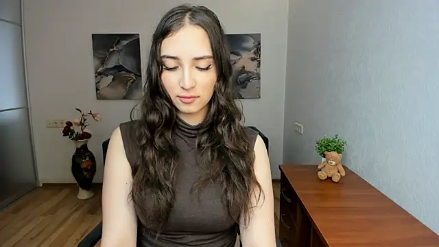 Effy Royse online show from 10, 5, 2026
