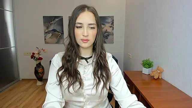 Effy Royse online show from 14, 6, 2026