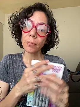 JeanneDuval8888 online show from 13, 5, 2026