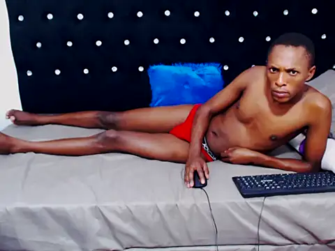 Snapshot of NtandoXx chatting on 2, 4, 2026 NtandoXx online show from 2, 4, 2026