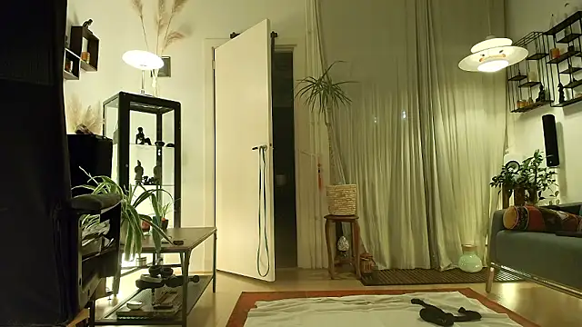 Snapshot of MiloXLive chatting on 13, 3, 2026 MiloXLive online show from 13, 3, 2026