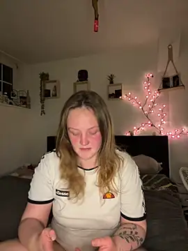 Maryjane-Spidermann online show from 3, 4, 2026