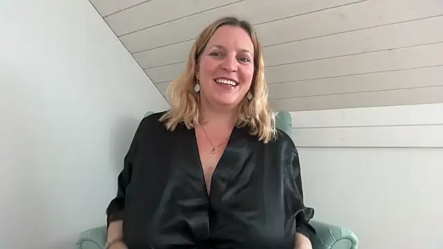 Snapshot of Busenwunder1280 chatting on 19, 4, 2026 Busenwunder1280 online show from 19, 4, 2026