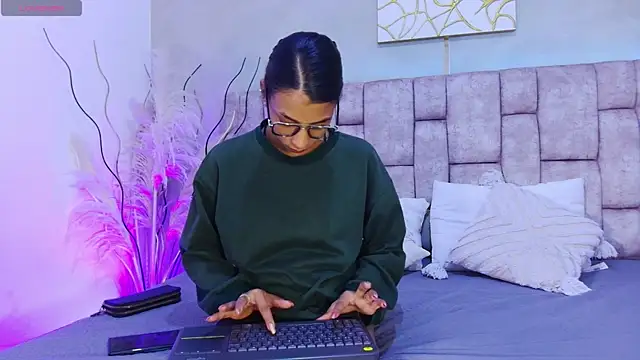 Snapshot of MelanyStone_ chatting on 22, 4, 2026 MelanyStone online show from 22, 4, 2026