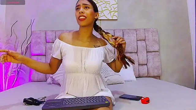 Snapshot of MelanyStone_ chatting on 26, 4, 2026 MelanyStone online show from 26, 4, 2026