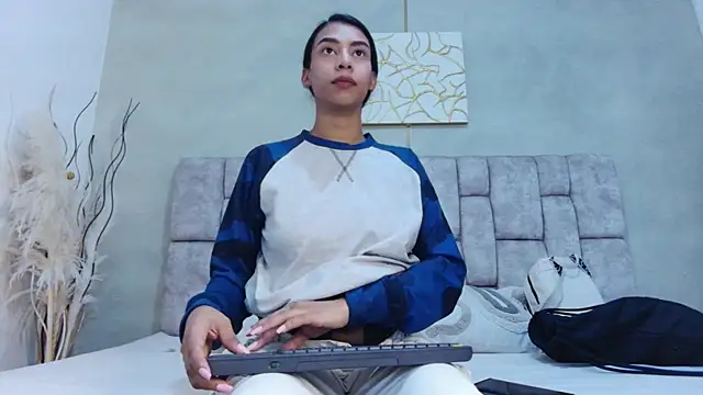 Snapshot of MelanyStone_ chatting on 12, 5, 2026 MelanyStone online show from 12, 5, 2026