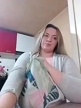 HotStepmommy4 online show from 19, 2, 2026