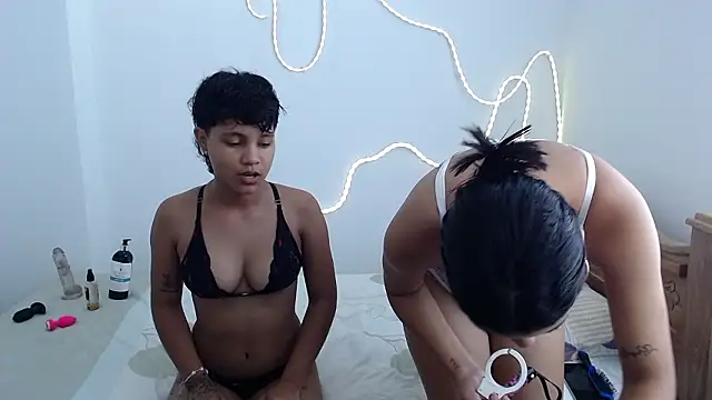 Snapshot of CherryGirlsXX chatting on 27, 2, 2026 CherryGirlsXX online show from 27, 2, 2026