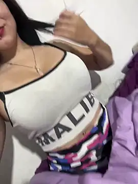 Snapshot of Lexablutits chatting on 9, 4, 2026 Lexablutits online show from 9, 4, 2026