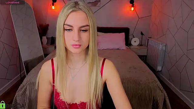 Snapshot of Silen_Tori chatting on 6, 4, 2026 Silen Tori online show from 6, 4, 2026