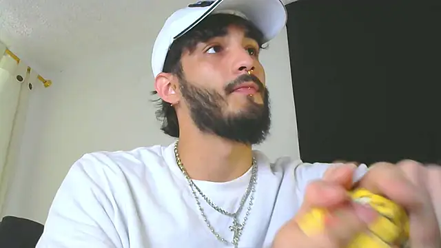 LovexJuxn8 online show from 18, 2, 2026