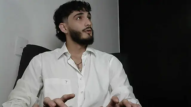 LovexJuxn8 online show from 23, 2, 2026