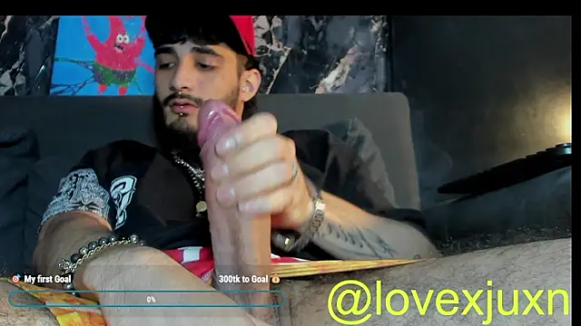 LovexJuxn8 online show from 11, 3, 2026