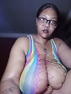 ShantelBootyBoobs online show from 24, 6, 2026