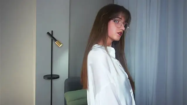 ClarineCasebolt online show from 23, 2, 2026