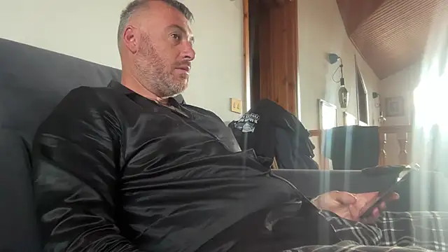 Snapshot of marcovik1 chatting on 15, 4, 2026 marcovik1 online show from 15, 4, 2026