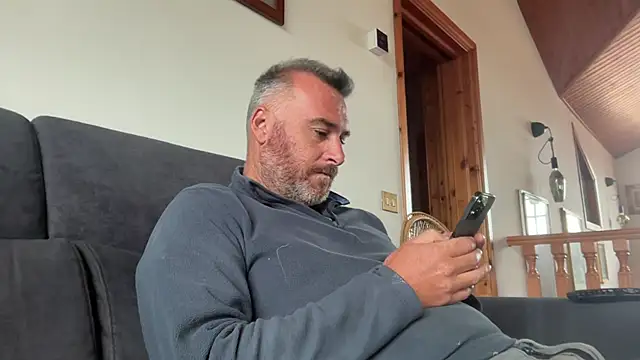 Snapshot of marcovik1 chatting on 22, 4, 2026 marcovik1 online show from 22, 4, 2026