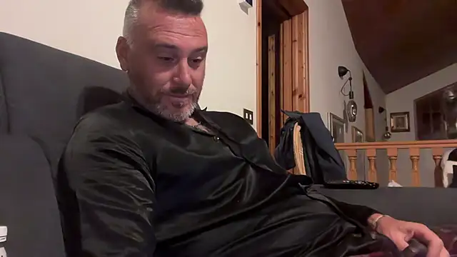 Snapshot of marcovik1 chatting on 6, 5, 2026 marcovik1 online show from 6, 5, 2026