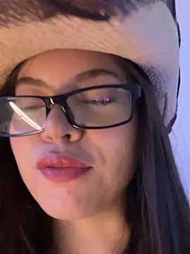 Snapshot of alyabelova chatting on 12, 5, 2026 alyabelova online show from 12, 5, 2026