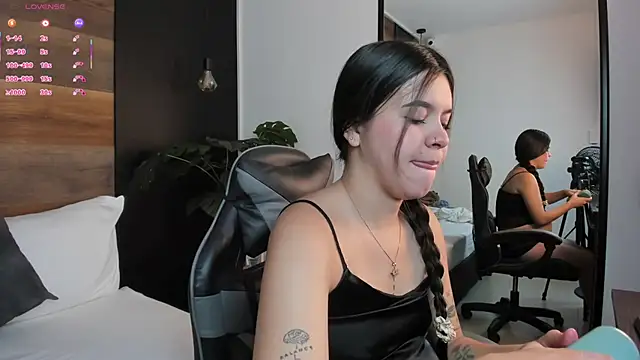 eva swan  online show from 14, 5, 2026