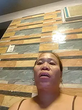 Snapshot of squirtshantal chatting on 8, 11, 2025 squirtshantal online show from 8, 11, 2025