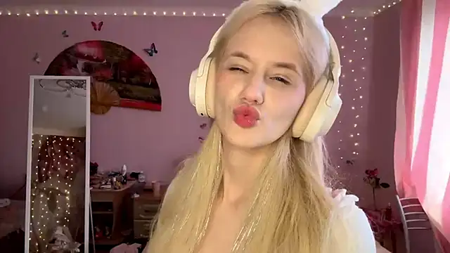 Snapshot of MelissaZaria chatting on 24, 4, 2026 MelissaZaria online show from 24, 4, 2026