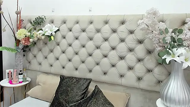 Snapshot of VanessaLanz chatting on 27, 3, 2026 VanessaLanz online show from 27, 3, 2026