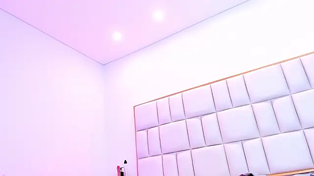 Snapshot of Violetta-foxx chatting on 21, 3, 2026 Violetta-foxx online show from 21, 3, 2026