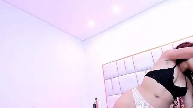 Snapshot of Violetta-foxx chatting on 24, 3, 2026 Violetta-foxx online show from 24, 3, 2026