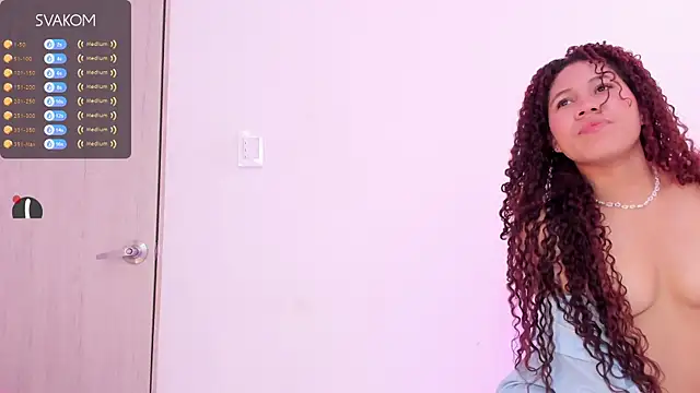 Snapshot of Violetta-foxx chatting on 16, 4, 2026 Violetta-foxx online show from 16, 4, 2026