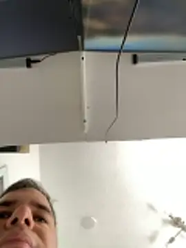 awesomemilkss online show from 13, 4, 2026