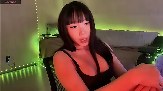 Snapshot of whispersofdarsy chatting on 3, 3, 2026 whispersofdarsy online show from 3, 3, 2026