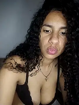 Snapshot of RizHoney chatting on 8, 3, 2026 RizHoney online show from 8, 3, 2026